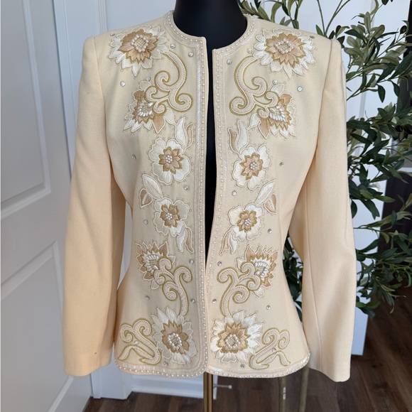 Nolan Miller Jackets & Blazers - Nolan Miller Cream Floral Embroidered Blazer